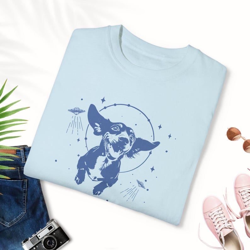 Vintage Astronaut Dachshund in Space Shirt Alien Dachshund Shirt Dachshund Dad Shirt Dachshund Mom Gift for Her Dachshund Galaxy Dog Tshirt