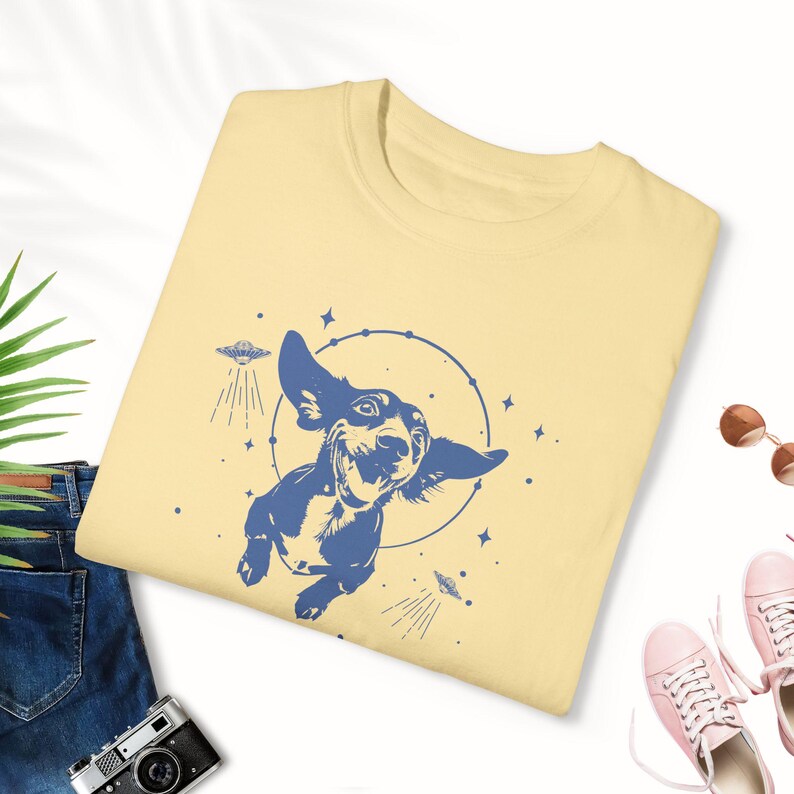 Vintage Astronaut Dachshund in Space Shirt Alien Dachshund Shirt Dachshund Dad Shirt Dachshund Mom Gift for Her Dachshund Galaxy Dog Tshirt