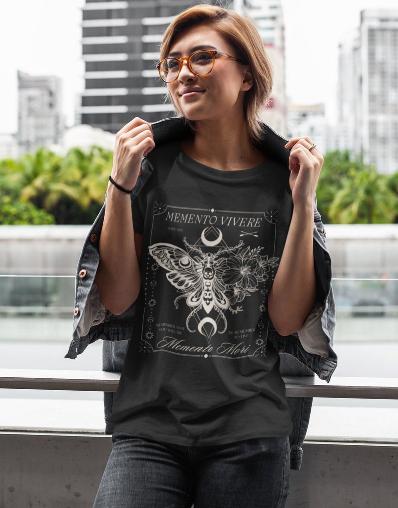 Memento Vivere Memento Mori, Memento Mori Moth Shirt, Memento Mori Botanical Gothic Tee, Grunge Goblincore Clothing Whimsigoth Dark Academia