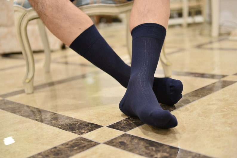 Groomsman Socks Mens Dress Socks Mid Calf Best Man Socks Navy Blue Pattern Socks Gift For Him Happy Colorful Crew Socks Man Present Birthday