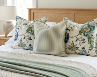 Funda de cojín jacobea floral de fabricación australiana, estilo Hamptons, decoración del hogar, lujoso cojín de diseño en mezcla de lino, cojín Sapphire Malmsbury
