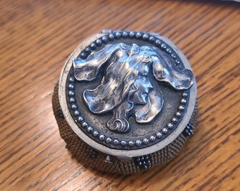 Nice Little Antique Tam O'Shanter Coin Purse with Silver Tone Art Nouveau Top