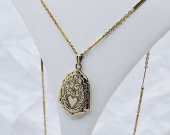 Beautiful Little Gold Filled Locket Necklace, Antique Locket Pendant with Heart and Forget-Me-Not Flower Design, Vintage Jewelry, 15" Chain