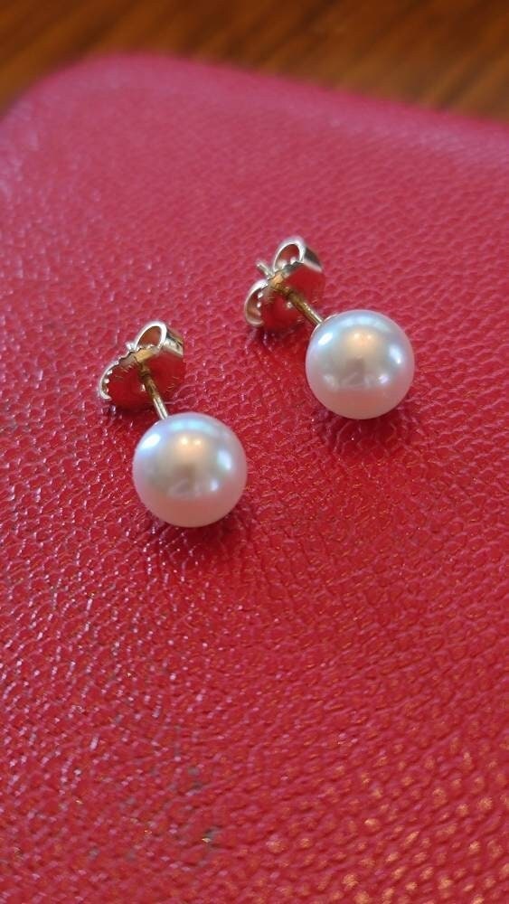 Orecchini A Perno Con Perle Akoya Coltivate – Oro 14K – Colore Nero Con Sfumature Blu – Garanzia Di Autenticità