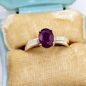 Lovely Large Oval Cut Ruby Solitaire Set in 10K Yellow Gold, Vintage July Birthstone Ring, Statement Jewelry Accessory