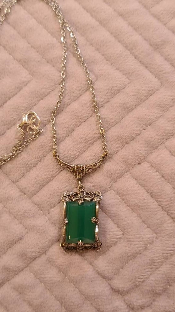 Stunning Chrysoprase Art Deco Lavalier Necklace