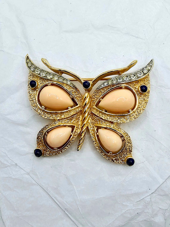 RARE Trifari Butterfly Brooch, Gold Coral and Blu… - image 4