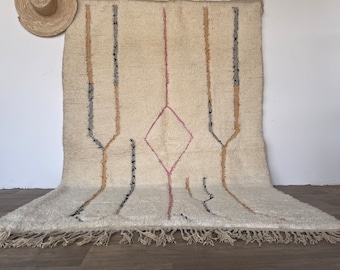 Hand-Knotted White Moroccan Rug 5x8 – Wool Berber Area Rug