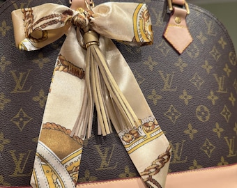 Braided Scarf Bow Purse Charm: Gold Tassel Bag Clip