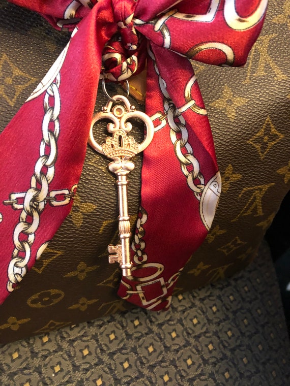 NEW Purse Scarf Braided Bow Key Design Gold Clip Bag Charm 