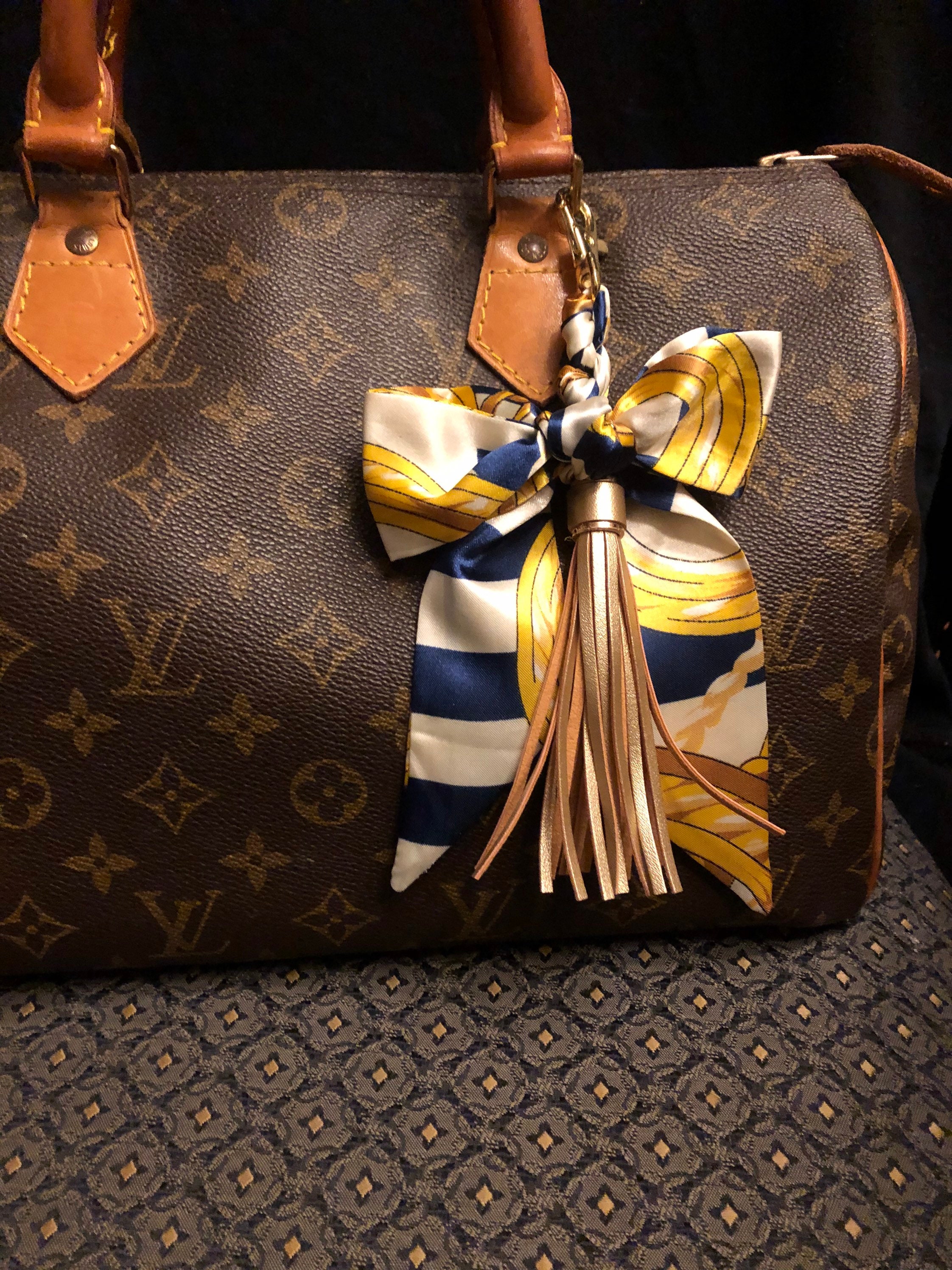 5 WAYS TO STYLE A BANDEAU ON YOUR LOUIS VUITTON HANDBAG on SPEEDY
