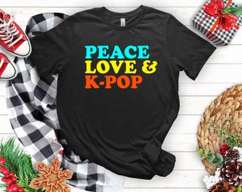Maglietta Peace Love K-Pop: maglietta per fan della musica coreana