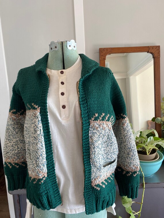 Vintage, hand knit sweater. - image 4