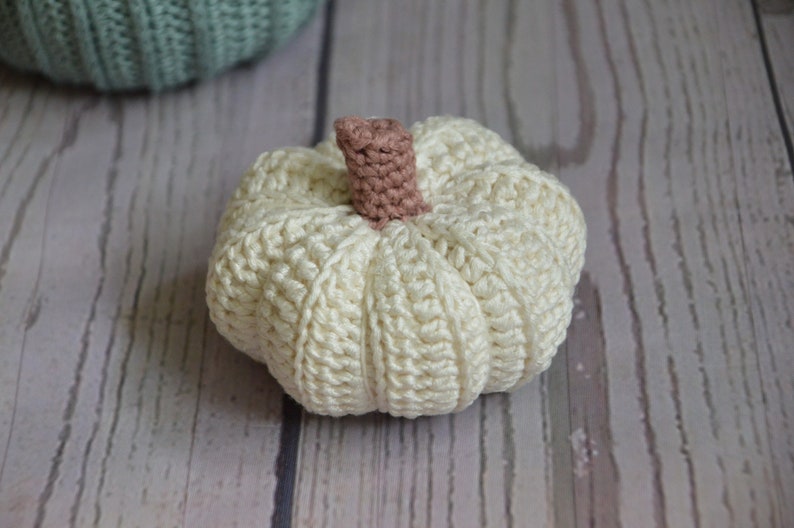 Crochet Pumpkins, Fall Decor, Pumpkin Decoration, Autumn Decoration, Pumpkins, Halloween Small off white