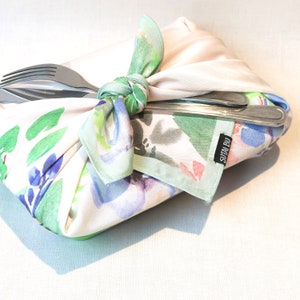 Aquarell Blumenstoff Furoshiki Geschenkpapier Alternative Geschenkidee, Geburtstagsgeschenkverpackung, Hundehalstuch Bild 3