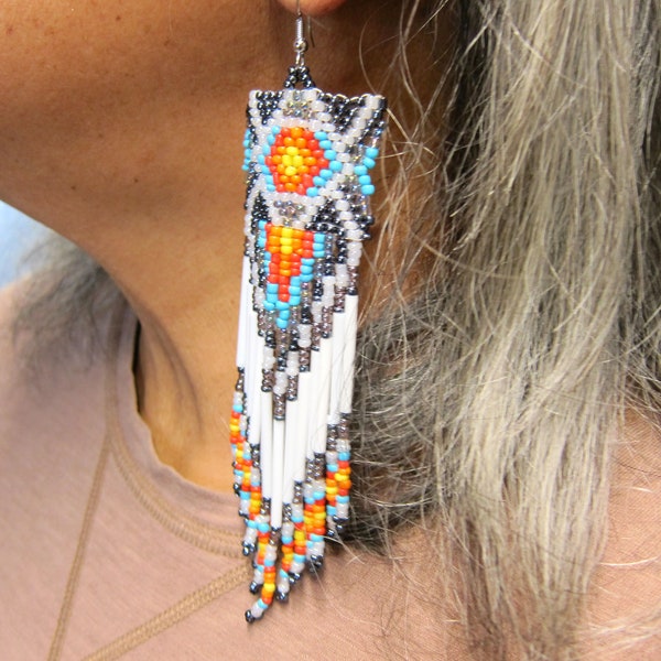 Boucles d'oreilles en perles de rocaille de style amérindien, couleur du désert lumineuse, boucles d'oreilles Powwow Regalia fabriquées à la main livraison gratuite