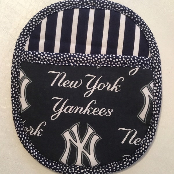 Oven Mitts, Yankees (Set of 2)