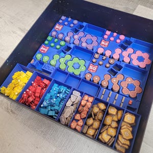 Shackleton Base insert / box organizer with individual player trays