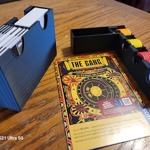Organizador de cajas/insertos de The Gang (admite tarjetas con funda o sin funda)