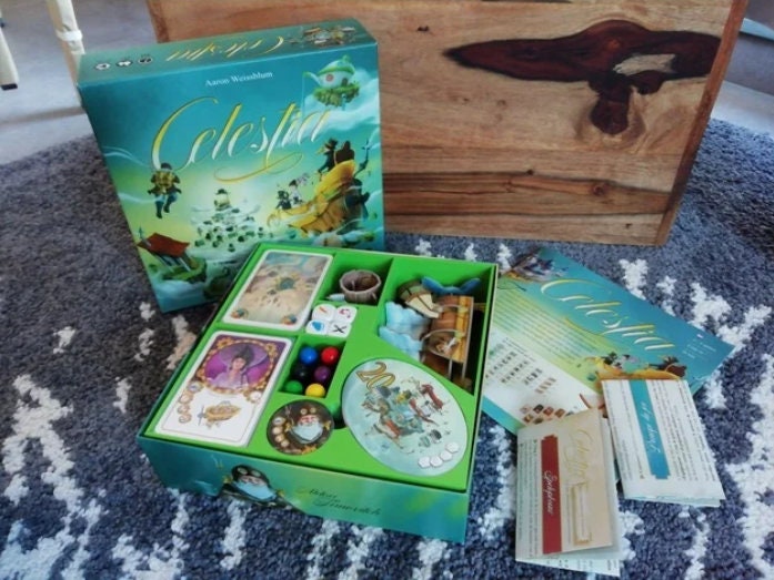 Настолка с настойками. Игра экстракт. Якутские настольные игры. Horrified board game. Игра экстракт.