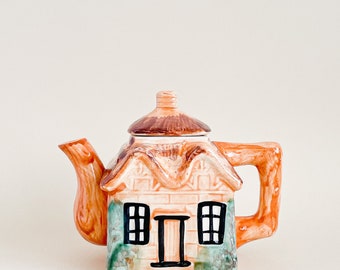 Ceramic teapot in the shape of a caramel house, Vintage, Kitsch, Brown, Boho, Farm house, Ceramic house, Decor, Kitchen, Herbal tea