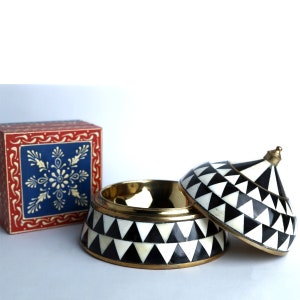 Handmade Bone Inlay Black Geometric Pattern Round Suri Box / Jewelry Box / Decorative Box / gift Box/ storage