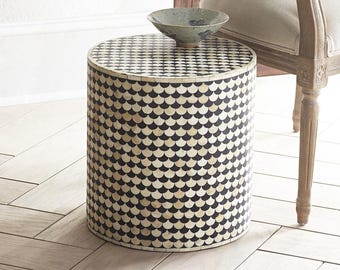 Mesita auxiliar/mesita de noche/mesa de esquina/mesa con incrustaciones de hueso hechas a mano con diseño de cola de pez