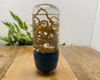 Shift knob jewelry, cylindrical M-shaped, gold chain, blue glitter