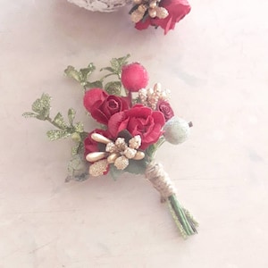 Fall Wedding Boutonniere, Burgundy Boutonniere, Red Rose Boutonniere, Burgundy Groom Boutonniere, Groomsmen Boutonniere, Gold Boutonnoniere