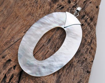 Parelmoerketting: 925 sterlingzilveren ovale schelphanger