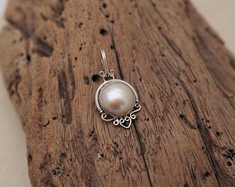 Mabe Shell Pendant with 925 Sterling Silver, Handmade, Seashell