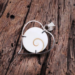 Handmade Shiva Eye Shell Pendant 925 Sterling Silver | Unique Ocean Protection Jewelry | Beach Gift for Women | Evil Eye Necklace