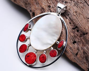 Hanger parelmoer en rood koraal: sterlingzilveren oceaanketting