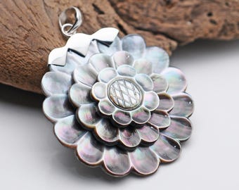 Zwarte Tahiti-hanger met bloem: sterlingzilveren oceaanketting