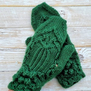 Wool gloves women. Gloves from sheep's wool. Winter warm gloves knitted.