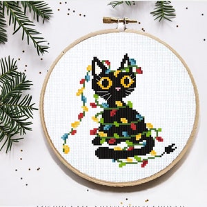 Christmas cat  Modern Cross Stitch Pattern, easy counted cross stitch chart, animal, nature, hoop art, instant download PDF