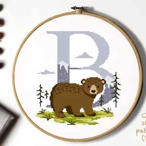 Patrón de punto de cruz moderno con la letra B, oso, animales, naturaleza, gráfico de punto de cruz contado, montaña, bebé, arte de aro, descarga instantánea en PDF
