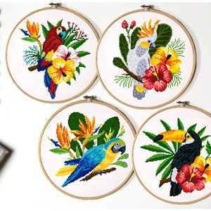 Set van 4 tropische vogels modern kruissteekpatroon, bloemen geteld kruissteekkaart, dieren, natuur, hoepelkunst, borduurwerk, instant pdf
