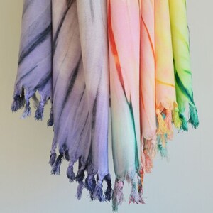 Turkish Fringed Tie Dye Bath Towel | Fringed Towel | Tie Dye Bath Towel | Spa Towel | Bath Towel | Peshtemal Towel | Tie Dye Home Decor