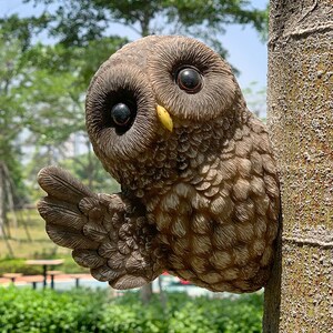 Climbing Garden Decor Tree Hugger Outdoor, Owl Yard Sculptures Statues Tree Face Peeker Decorations Gardening Gifts for Christmas