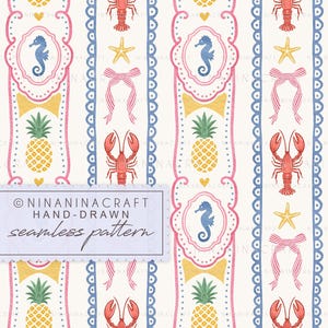 Peut inclure: Motif sans couture dessiné à la main avec des ananas, des homards, des hippocampes, des étoiles de mer et des nœuds. Le motif comprend des éléments roses, jaunes et bleus sur un fond crème. Le texte "NINANINACRAFT HAND-DRAWN seamless pattern" est également présent.