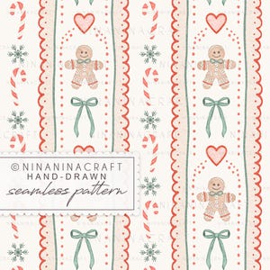 Puede incluir: Un patrón continuo con figuras de pan de jengibre, corazones rojos, lazos verdes, bastones de caramelo y copos de nieve sobre un fondo crema. Una etiqueta blanca rectangular con bordes festoneados muestra el texto NINANINACRAFT HAND-DRAWN seamless pattern.