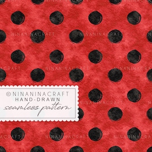 Pode incluir: Um padrão sem costura com bolinhas pretas sobre um fundo vermelho aquarela. O design inclui o texto "NINANINACRAFT HAND-DRAWN seamless pattern" em uma moldura retangular branca. O padrão se repete na imagem.