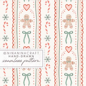 Op de afbeelding: Een naadloos patroon met peperkoekenmannetjes, zuurstokken, harten, sneeuwvlokken en strikken in rood, groen en beige. De tekst "NINANINACRAFT HAND-DRAWN seamless pattern" staat in een witte rechthoek. Feestelijk ontwerp.