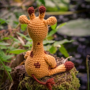 Giraffe 'Glenn' crochet pattern amigurumi PDF LuckyTwins image 4