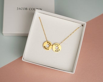 Colar de círculo gravado personalizado | Pingente de moeda com iniciais personalizadas | Presente para ela | Joias femininas significativas | Presente para mamãe