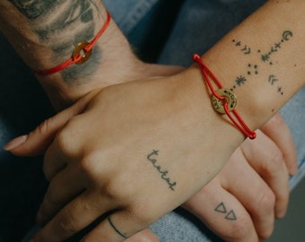 Pulseiras de corda vermelha da sorte para casais, conjunto de 2 pulseiras gravadas, pulseira de proteção ajustável, pulseira de amor, presente de melhor amigo