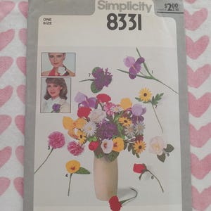 Vintage Simplicity 8331, Flower Package pattern, UC/FF