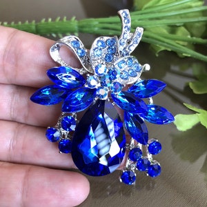 Spilla blu grande strass di cristallo, Gioielli floreali, Regalo per lei immagine 1