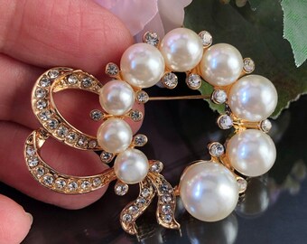 Pearl Brooch Rhinestone Brooch Pearl Gift Pin Classic Accessories lover Gift